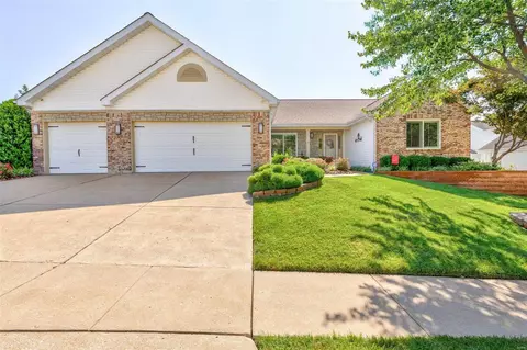 5207 S Glen Ct, Saint Louis, MO 63128