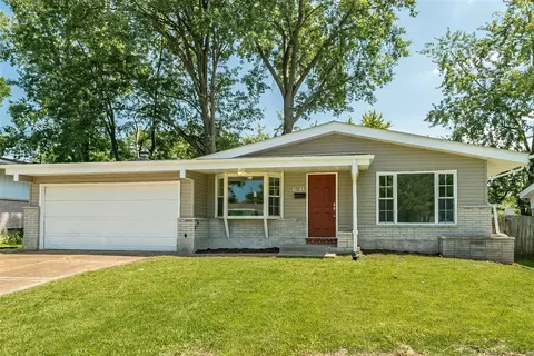 10612 Linnell Dr, Saint Louis, MO 63136