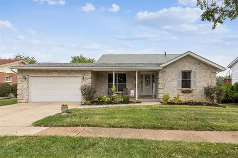 2637 Victron Dr, Saint Louis, MO 63129