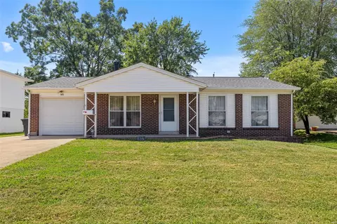 11832 Boward Ct, Maryland Heights, MO 63043