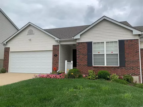 180 Carytown Ln, Florissant, MO 63034