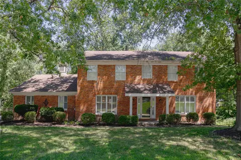 15981 Downall Green Dr, Chesterfield, MO 63017