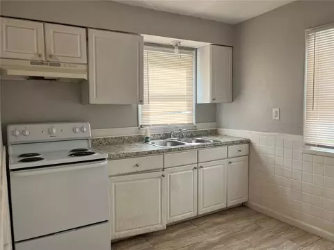 317 S Dade Ave, Ferguson, MO 63135 photo 4