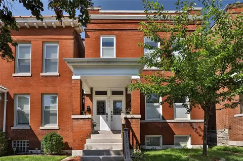 2625 Armand Pl, Saint Louis, MO 63104