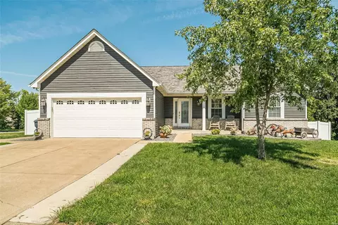 2 Breezy Point Ct, O'fallon, MO 63368