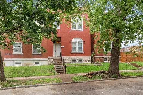 3323 Itaska St, Saint Louis, MO 63111