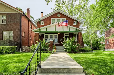 7254 Lindell Blvd, Saint Louis, MO 63130