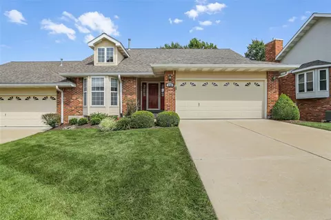 826 Brae Ct, Chesterfield, MO 63017