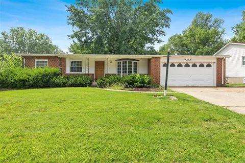 2012 Willowcrest Ln, Saint Louis, MO 63138
