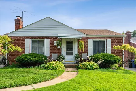 7720 Wellington Ave, Saint Louis, MO 63130