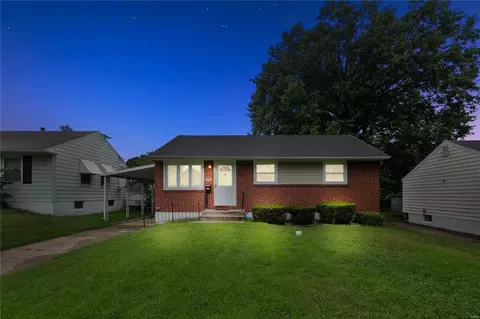 445 Shepley Dr, Saint Louis, MO 63137