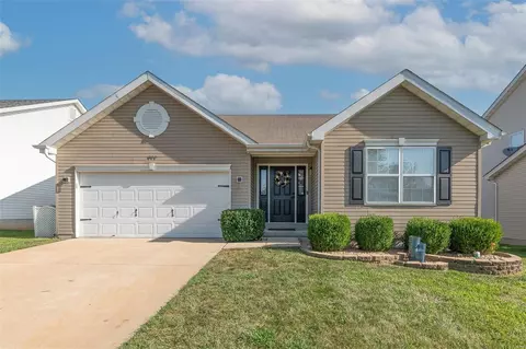 411 Wynchat Dr, O'fallon, MO 63366 photo 2