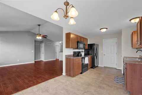 411 Wynchat Dr, O'fallon, MO 63366 photo 7