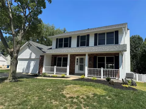 2121 Graystone Dr, Saint Charles, MO 63303