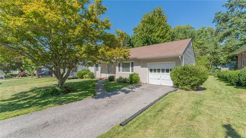 113 College Dr, Saint Charles, MO 63301