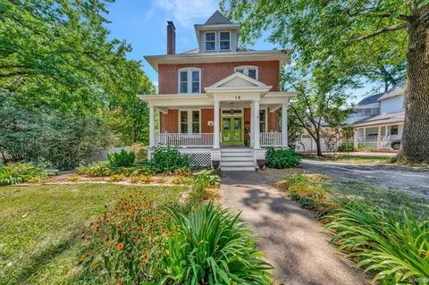 18 W Cedar Ave, Saint Louis, MO 63119