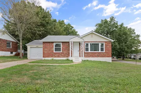 1900 N Hanley Rd, Saint Louis, MO 63114