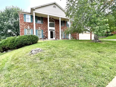 6734 Wynfield Terrace Dr, Saint Louis, MO 63129