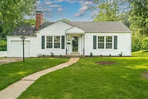584 Southbrook Dr, Saint Louis, MO 63122