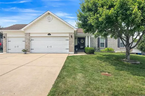 1921 Bonnie Brook Ln, Wentzville, MO 63385