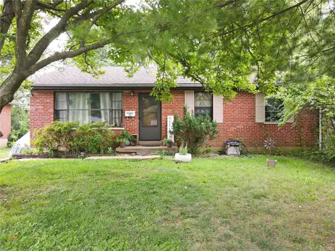 11420 Manchester Rd, Kirkwood, MO 63122