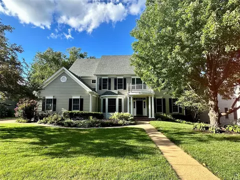 7 Flynn Forest Ln, Glendale, MO 63122