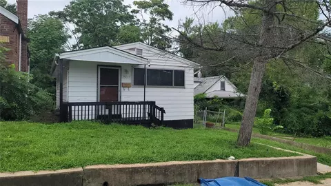 4211 Ravenwood Ave, Saint Louis, MO 63121
