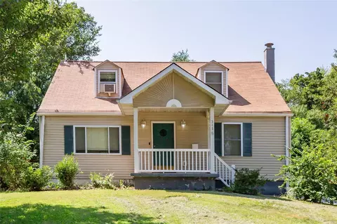 515 Ames Pl, Saint Louis, MO 63135