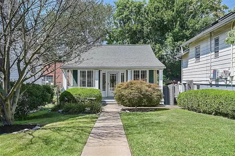 3613 Cambridge Ave, Saint Louis, MO 63143