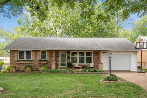 8532 Talma Ct, Saint Louis, MO 63123