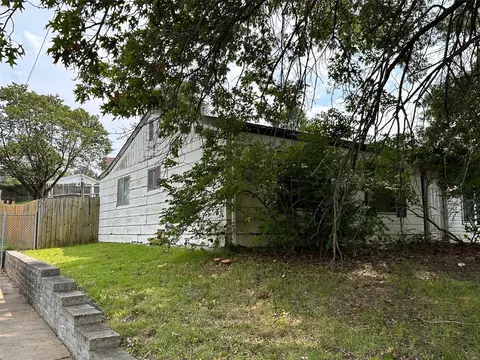 Exterior - 612 Schmelz Dr, Eureka, MO 63025 photo 2 of 8