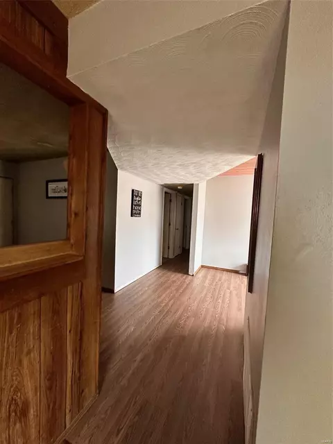 Entry Way - 612 Schmelz Dr, Eureka, MO 63025 photo 2 of 4