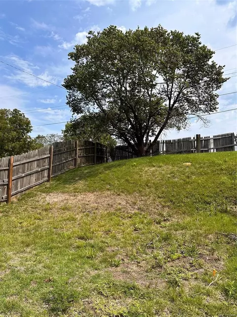 Exterior - 612 Schmelz Dr, Eureka, MO 63025 photo 5 of 8