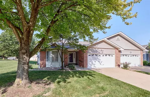 2947 Oakmoor Dr #7A, Saint Charles, MO 63301