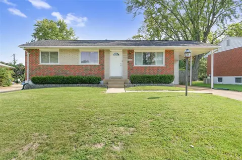 9743 Guehring Dr, Saint Louis, MO 63123