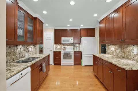 501 Forest Run Dr, Eureka, MO 63025 photo 17
