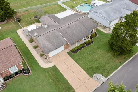 501 Forest Run Dr, Eureka, MO 63025 photo 2
