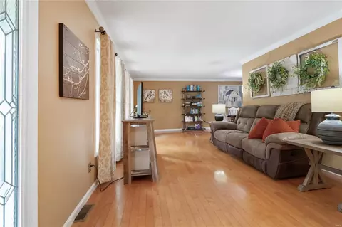 501 Forest Run Dr, Eureka, MO 63025 photo 7