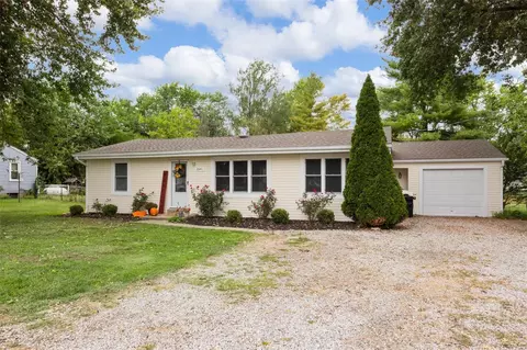 2641 Susan Ave, Saint Charles, MO 63301