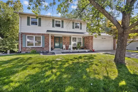 3018 Sherwood Ln, Saint Charles, MO 63301