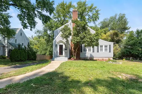 1079 Key West Ave, Webster Groves, MO 63119