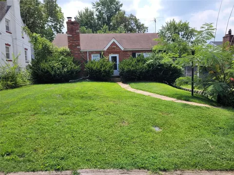 708 Forest Ave, Saint Louis, MO 63135