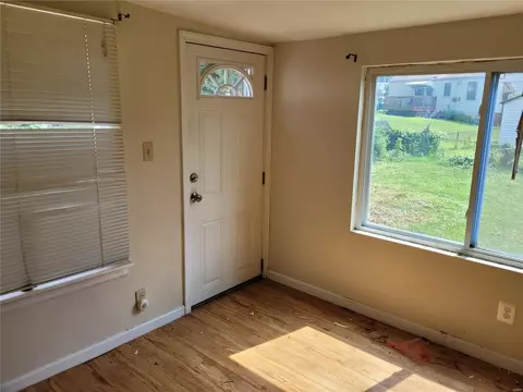 2004 Bainbridge Dr, Saint Louis, MO 63133 photo 5