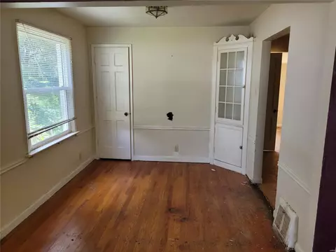 2004 Bainbridge Dr, Saint Louis, MO 63133 photo 4