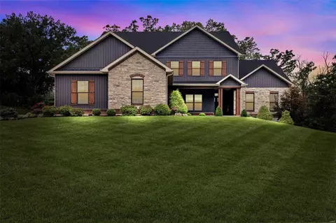 305 Crescent Oak Ct, Wentzville, MO 63385