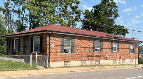 6200 Flint Ave, Saint Louis, MO 63121