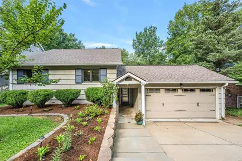 75 Wildwood Ln, Saint Louis, MO 63122