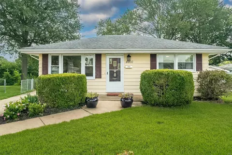 4000 Healy Ct, Saint Louis, MO 63123
