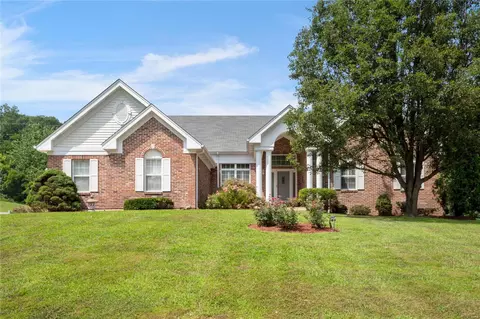 1149 S Charlemagne Dr, Lake Saint Louis, MO 63367