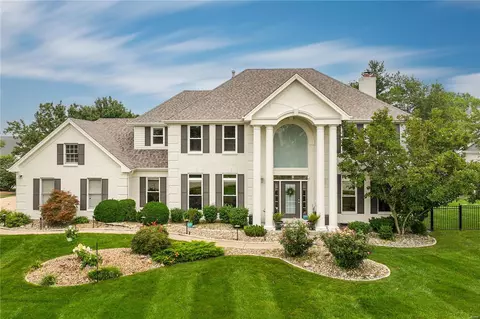 902 Bristol Manor Ct, Ballwin, MO 63011